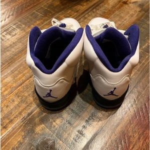 Jordan’s size 6 Y worn once still have the box